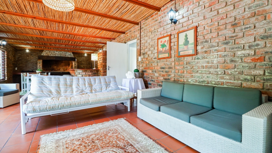 4 Bedroom Property for Sale in Stilbaai Wes Western Cape